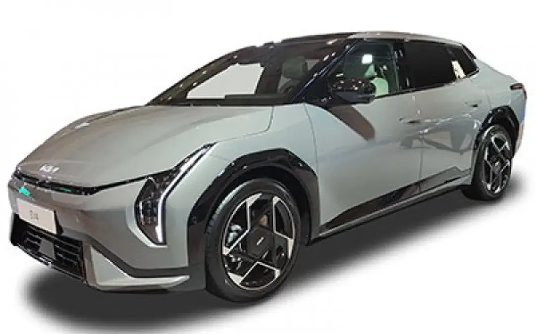 Kia EV4 - Thumbnail 3