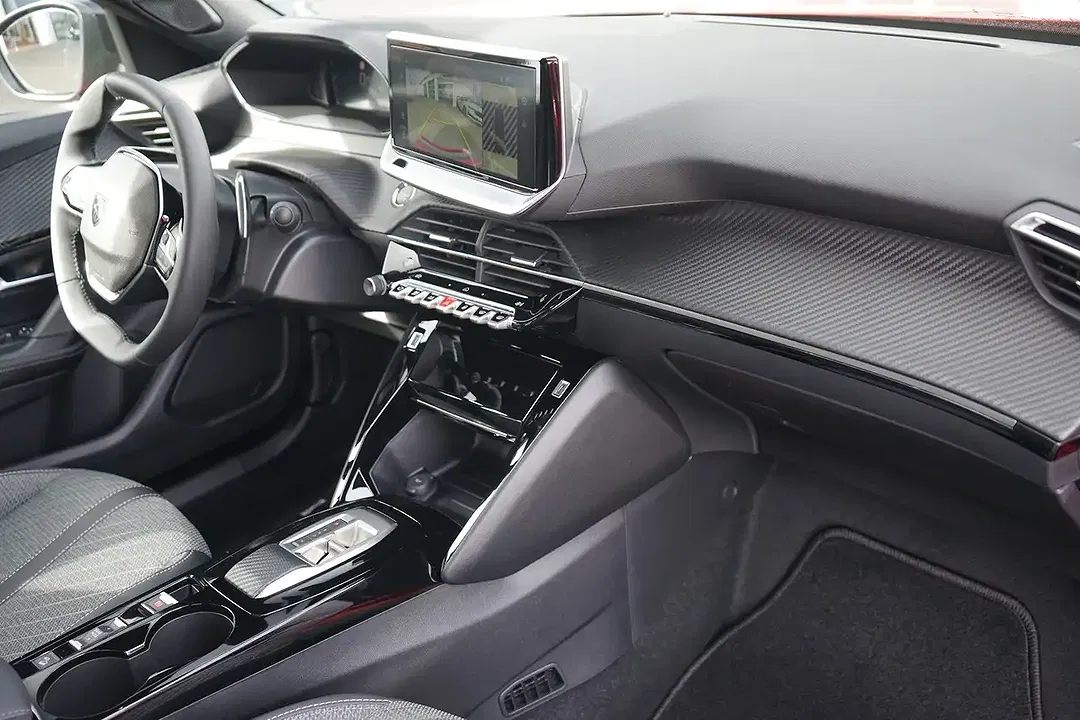 Peugeot 2008 - Thumbnail 4