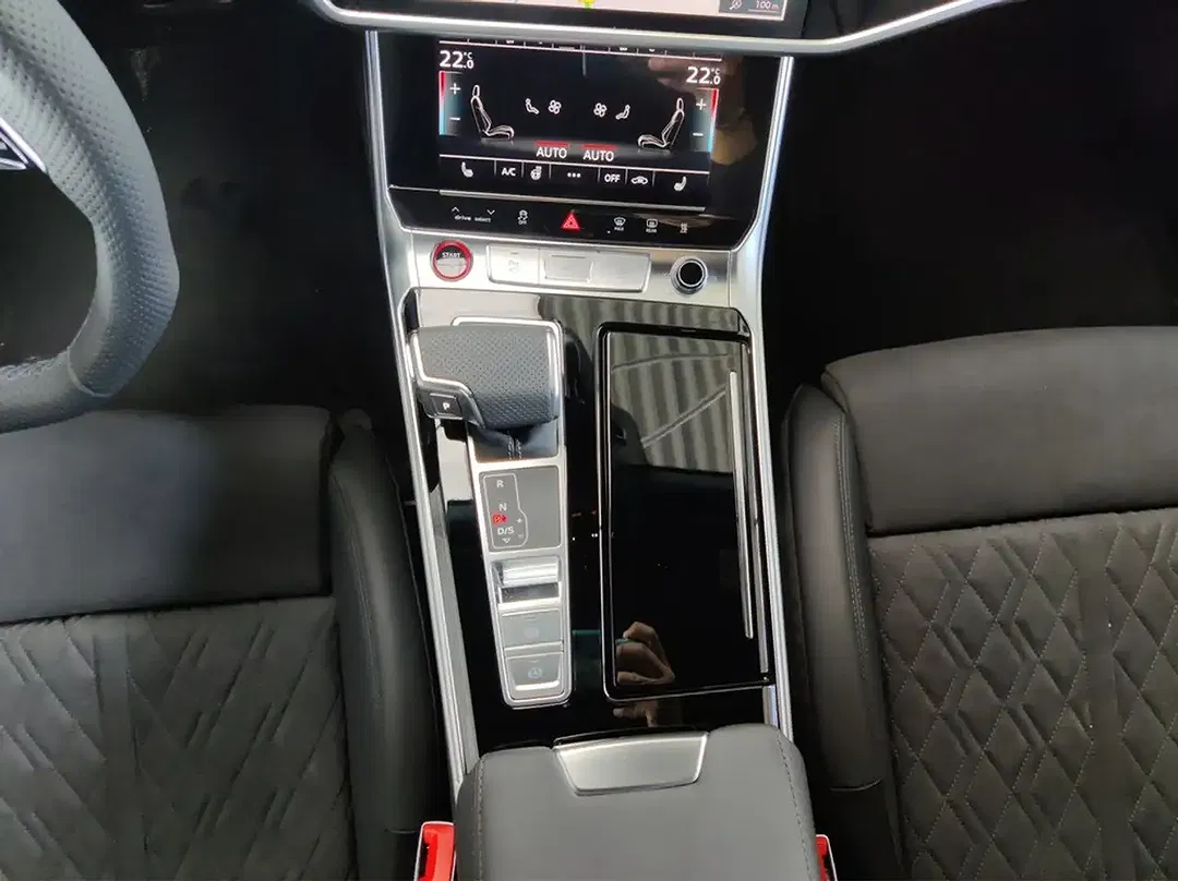 Audi RS6 - Thumbnail 13