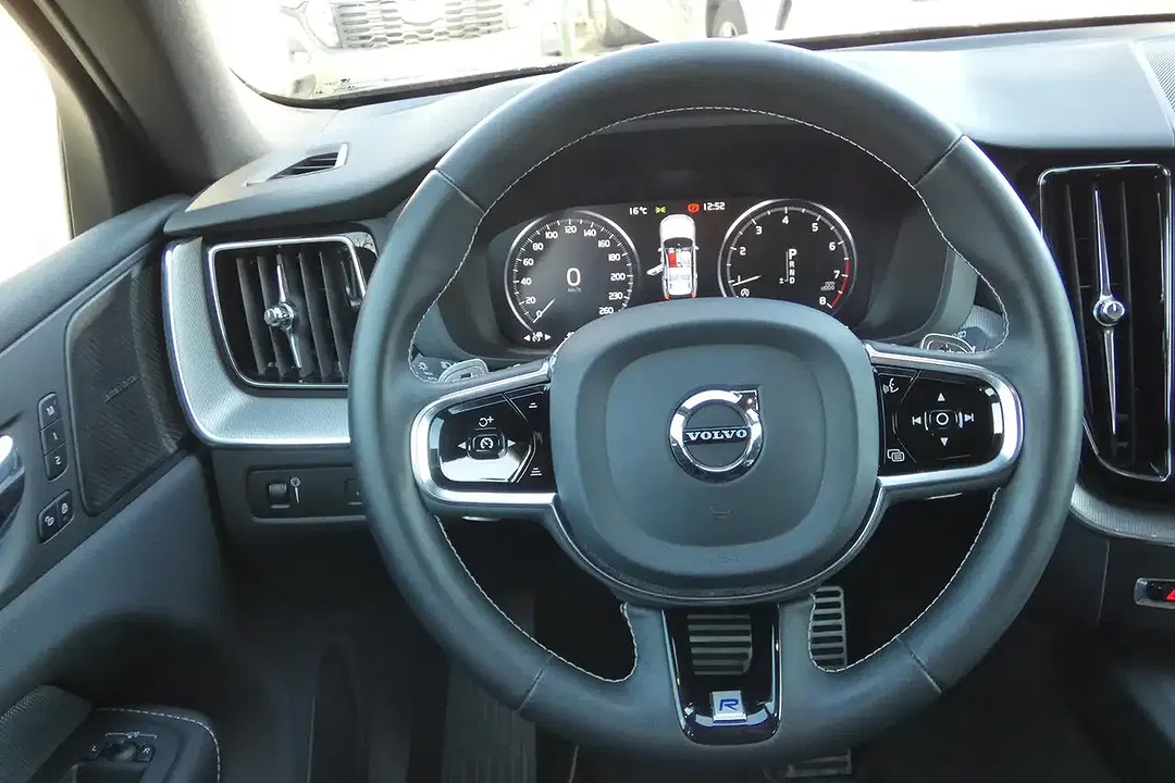 Volvo XC60 - Thumbnail 13