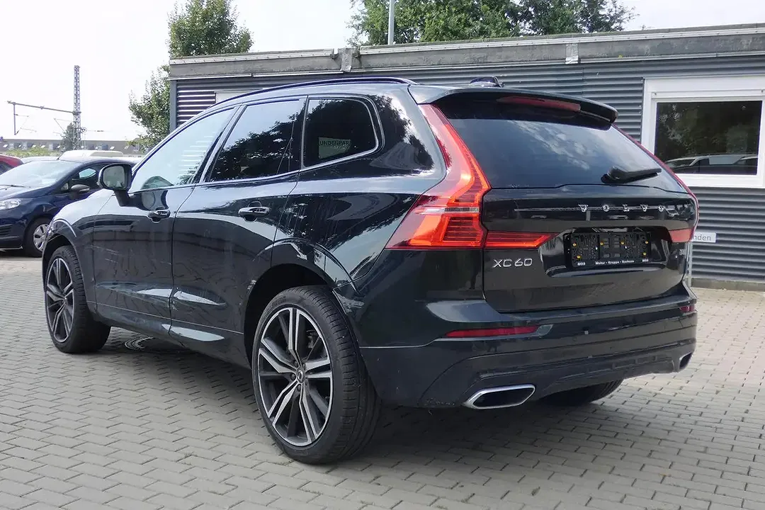 Volvo XC60 - Thumbnail 3