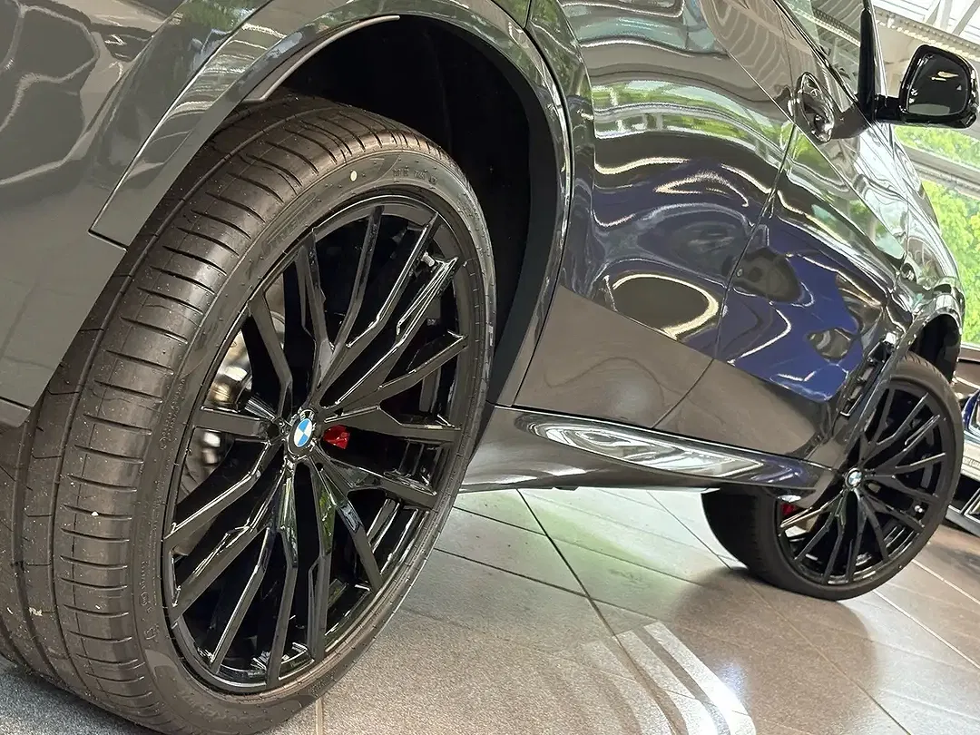 BMW X5 - Thumbnail 3