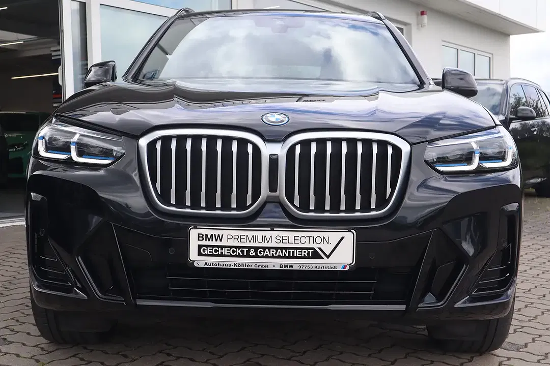 BMW X3 - Thumbnail 2