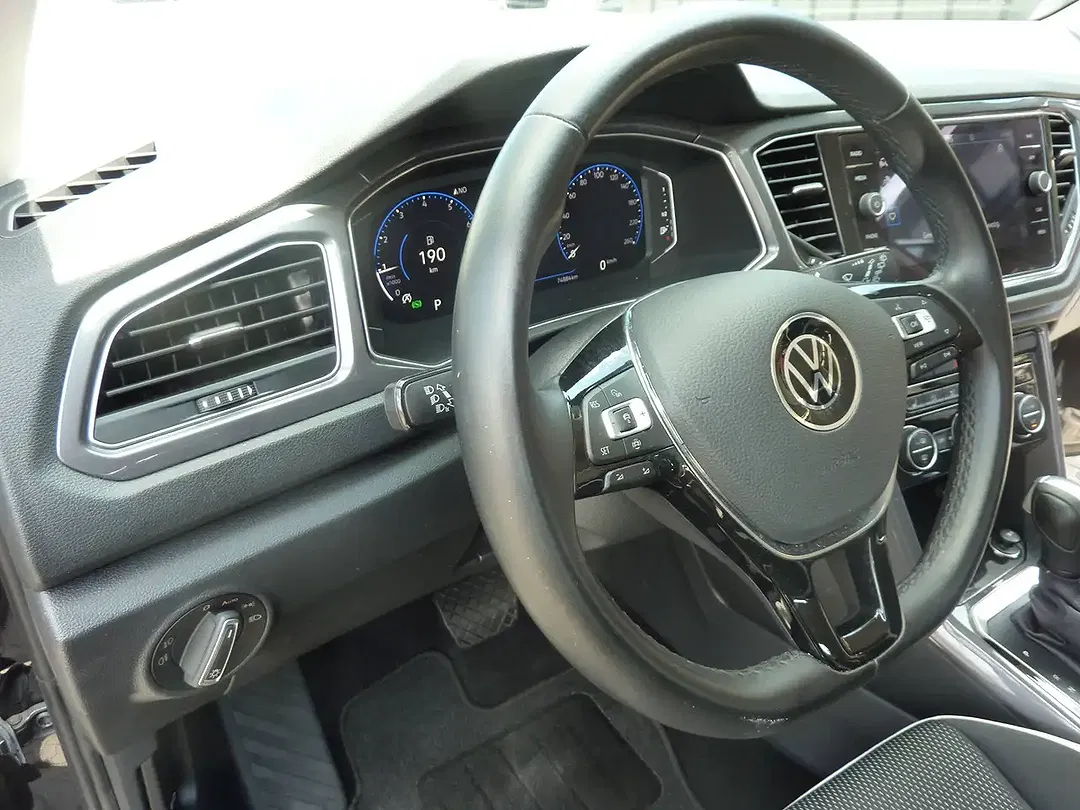 Volkswagen T-Roc - Thumbnail 11