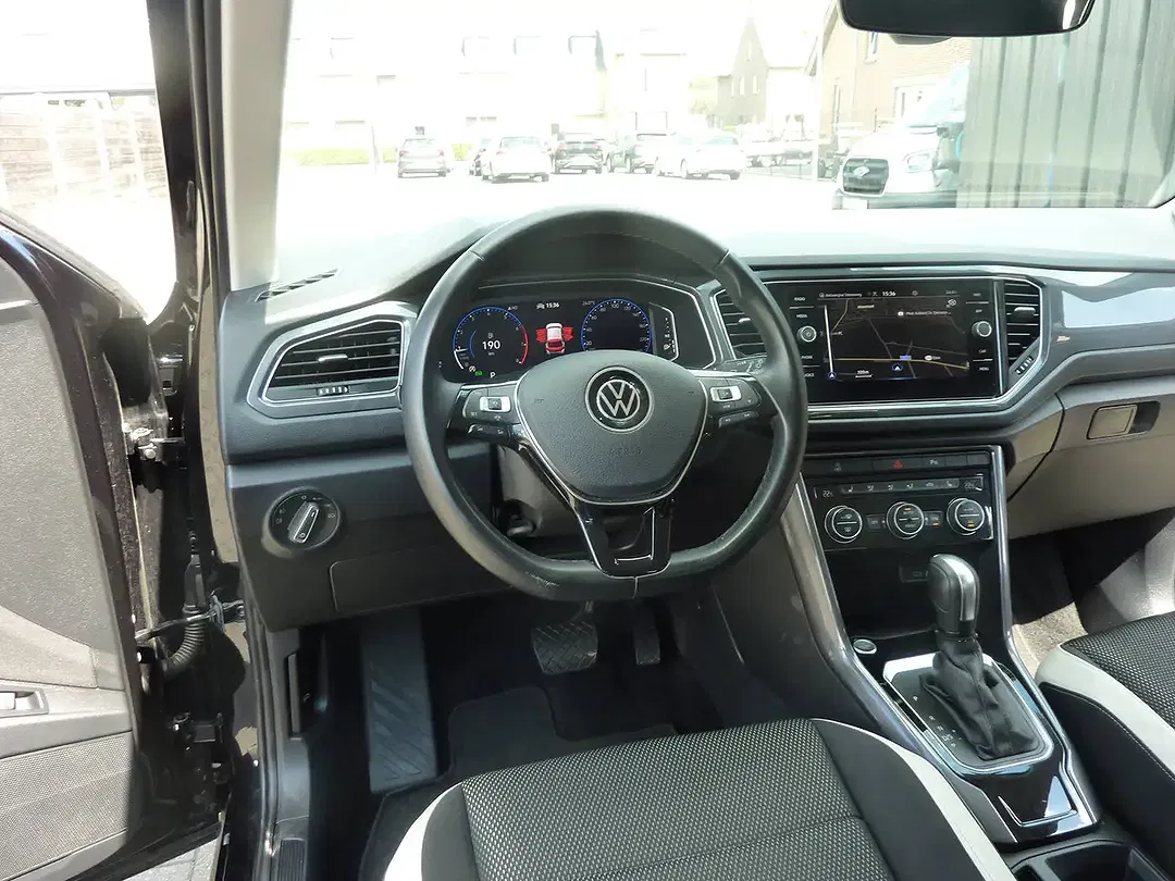 Volkswagen T-Roc - Thumbnail 12