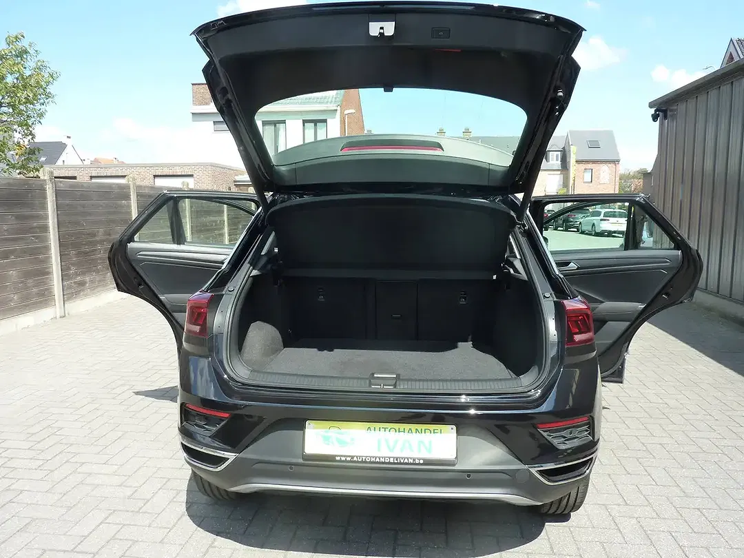Volkswagen T-Roc - Thumbnail 15