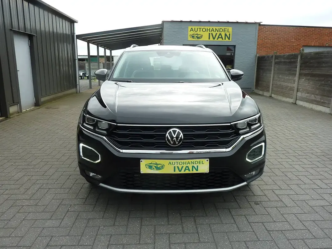 Volkswagen T-Roc - Thumbnail 2