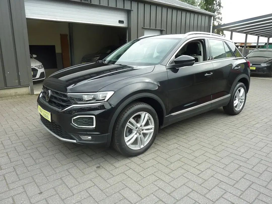 Volkswagen T-Roc - Thumbnail 3