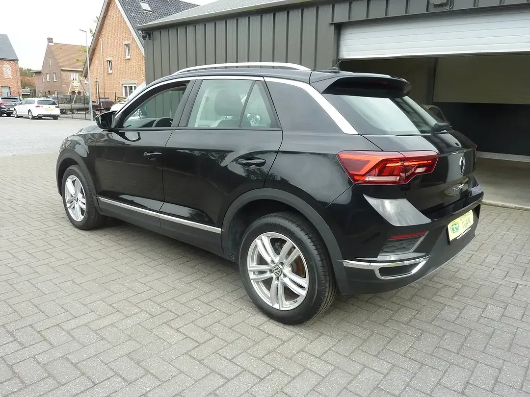 Volkswagen T-Roc - Thumbnail 4