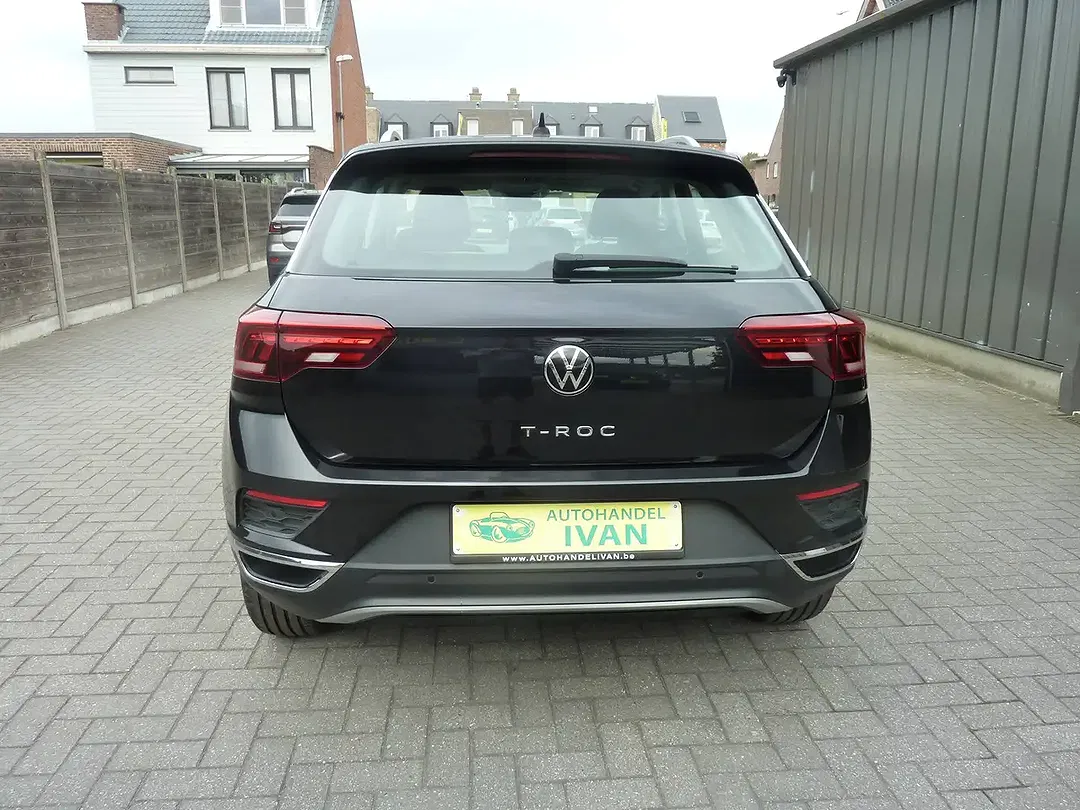 Volkswagen T-Roc - Thumbnail 5