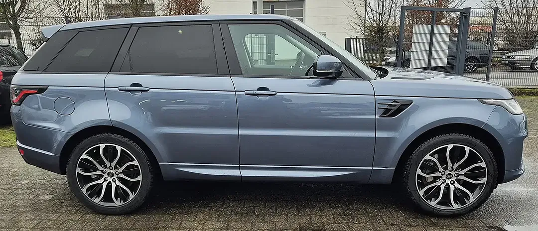 Land Rover Range Rover Sport - Thumbnail 3