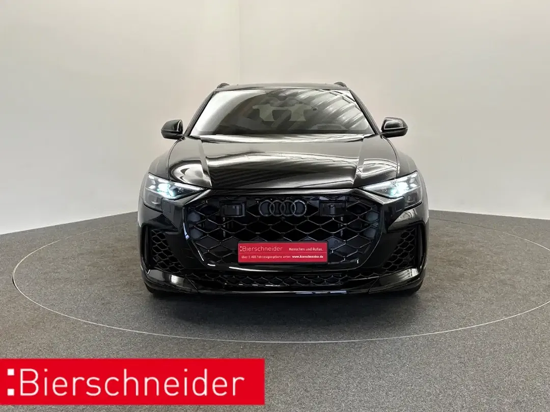 Audi RS Q8 - Thumbnail 3