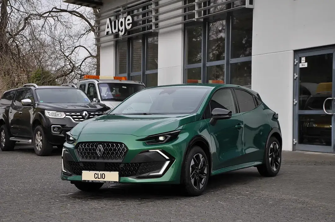 Renault Clio - Thumbnail 1