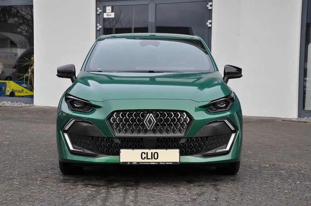 Renault Clio - Thumbnail 3