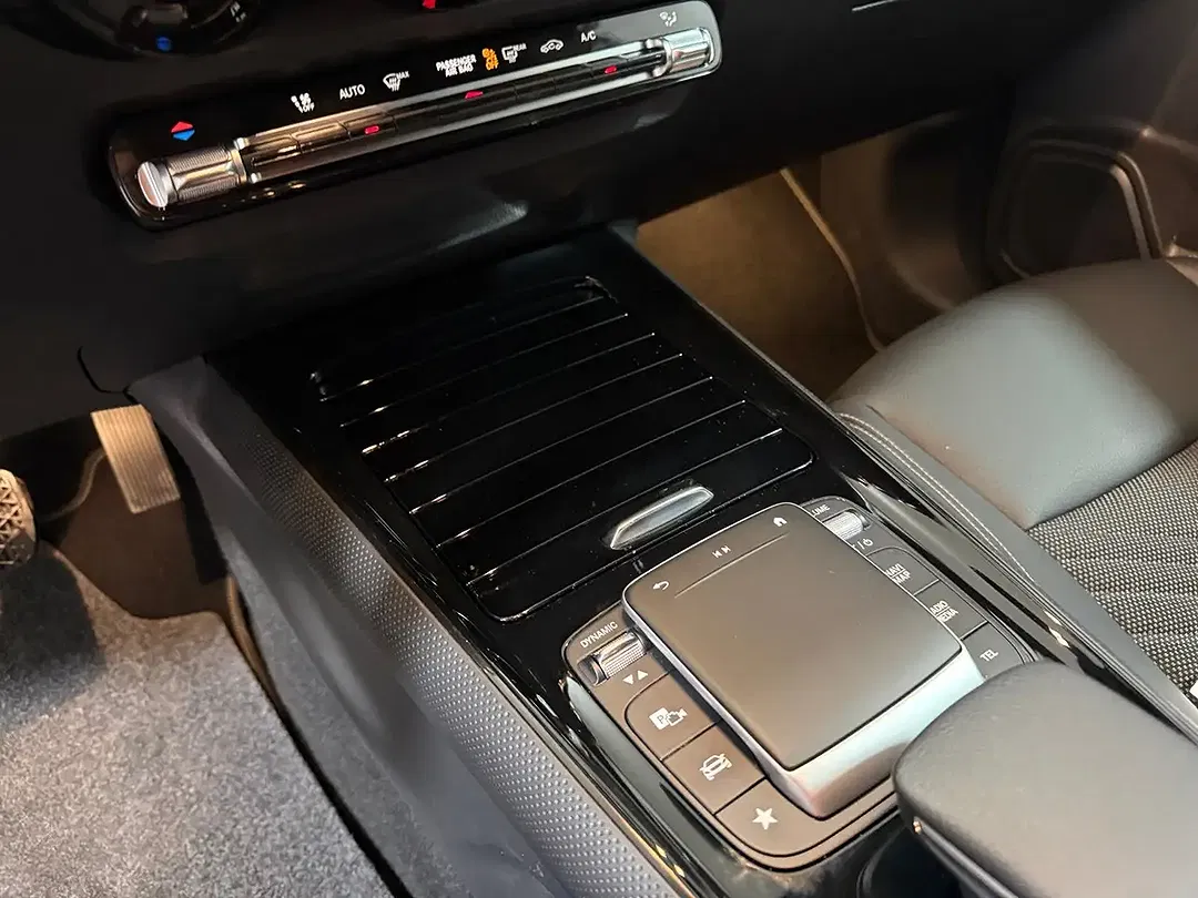 Mercedes-Benz GLB 180 - Thumbnail 18