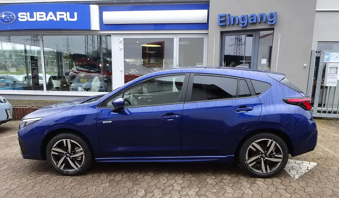 Subaru Impreza - Thumbnail 5