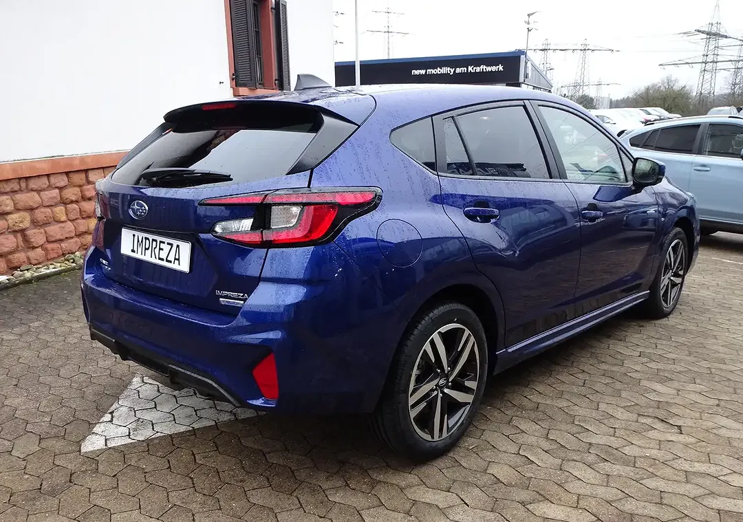 Subaru Impreza - Thumbnail 6