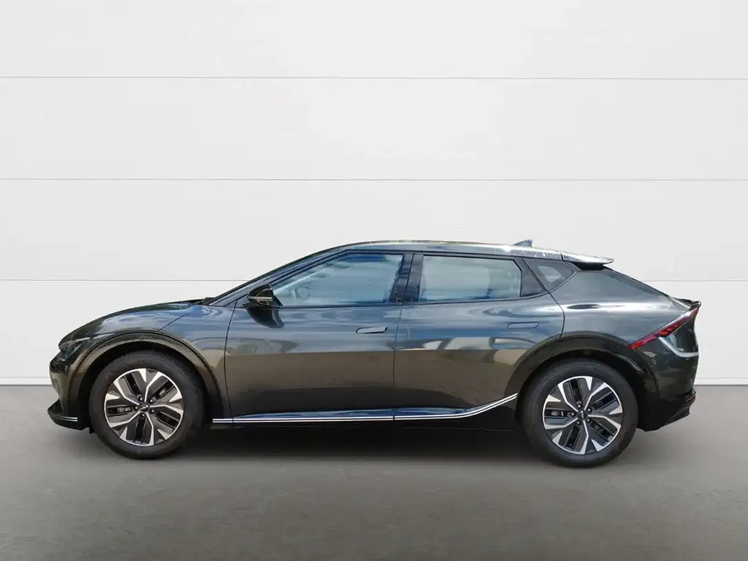 Kia EV6 - Thumbnail 3