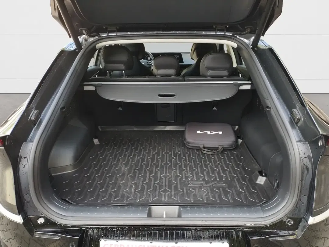 Kia EV6 - Thumbnail 8
