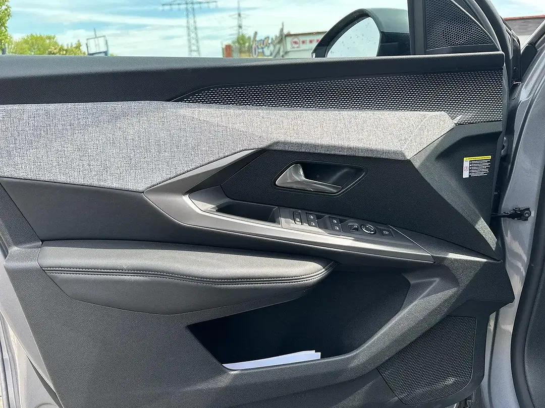 Peugeot 3008 - Thumbnail 10