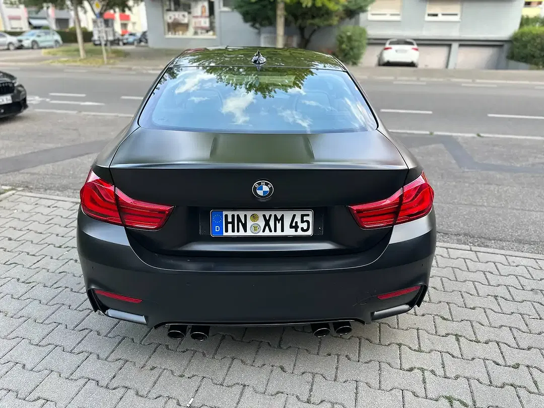 BMW M4 - Thumbnail 8
