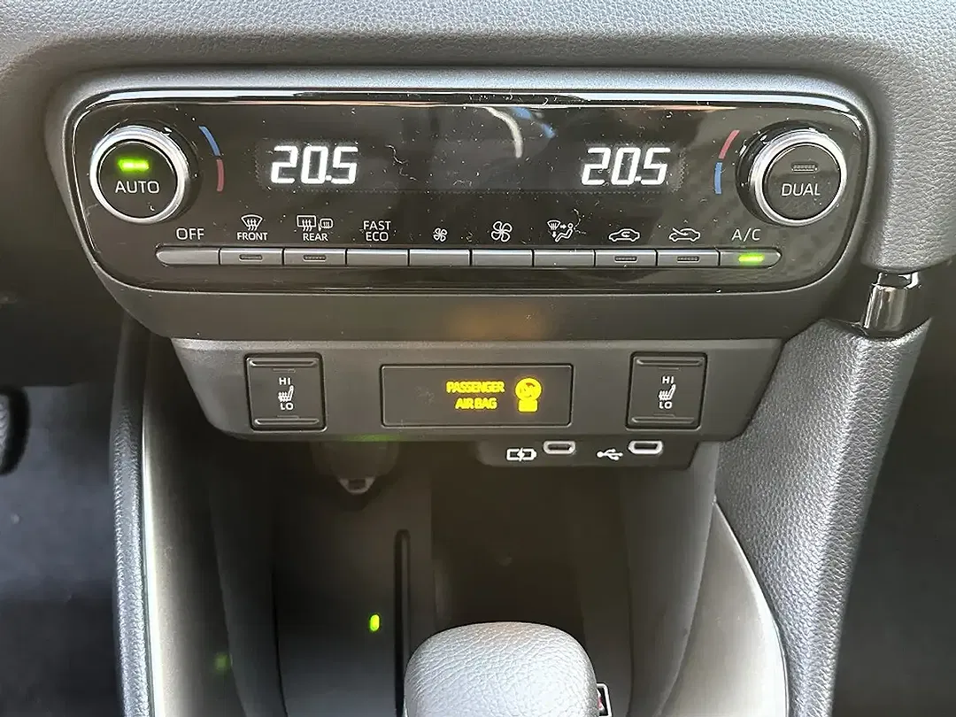 Mazda 2 - Thumbnail 11