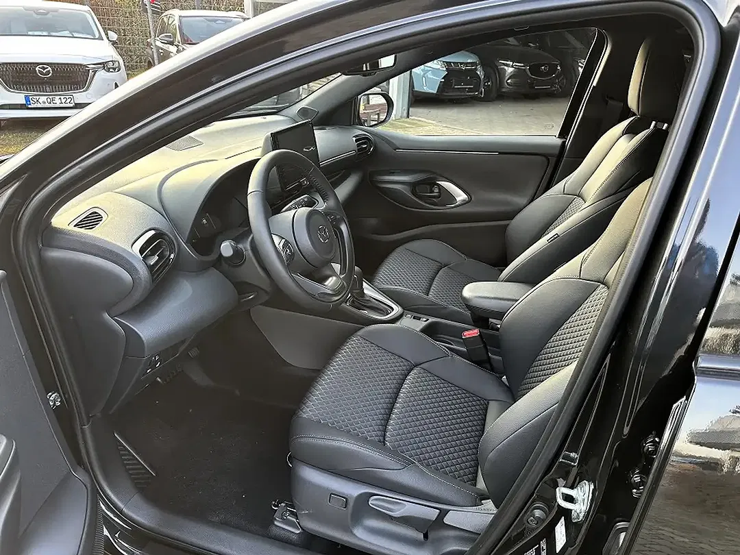 Mazda 2 - Thumbnail 7
