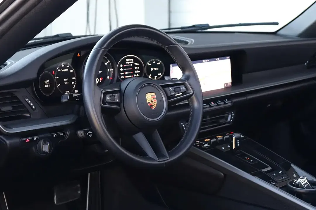 Porsche 992 - Thumbnail 10