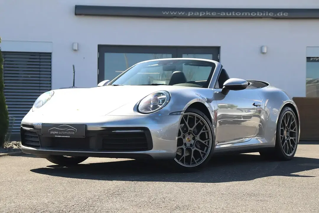 Porsche 992 - Thumbnail 2