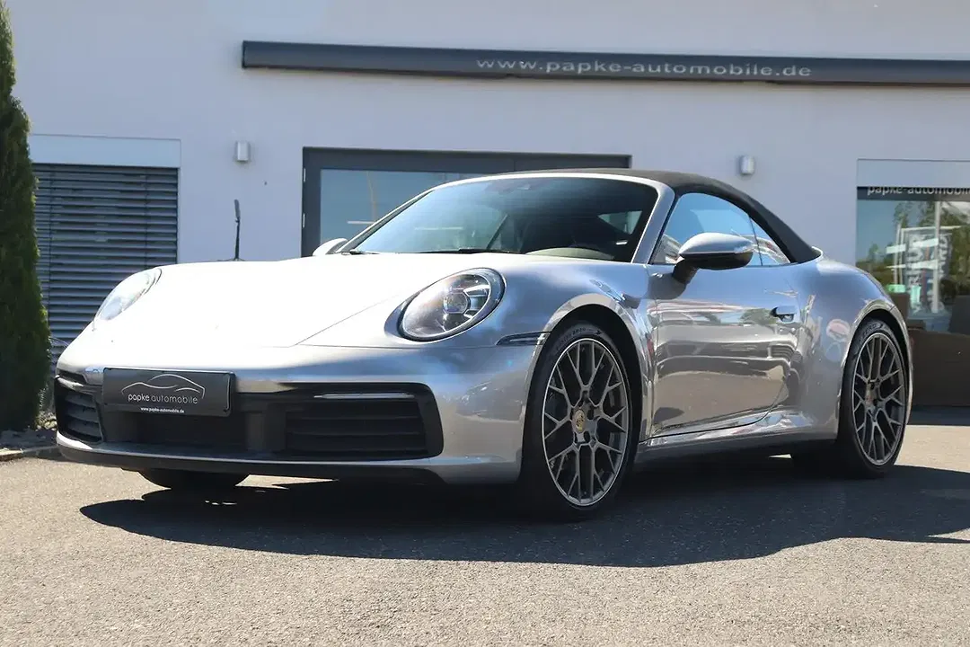 Porsche 992 - Thumbnail 5