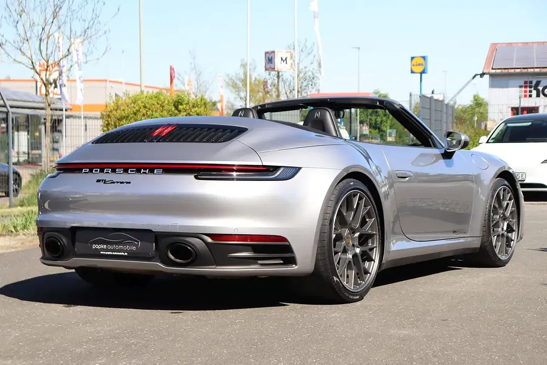 Porsche 992 - Thumbnail 6