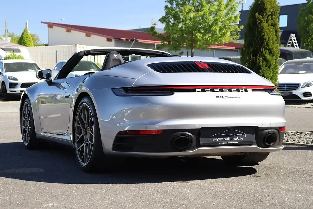 Porsche 992 - Thumbnail 8