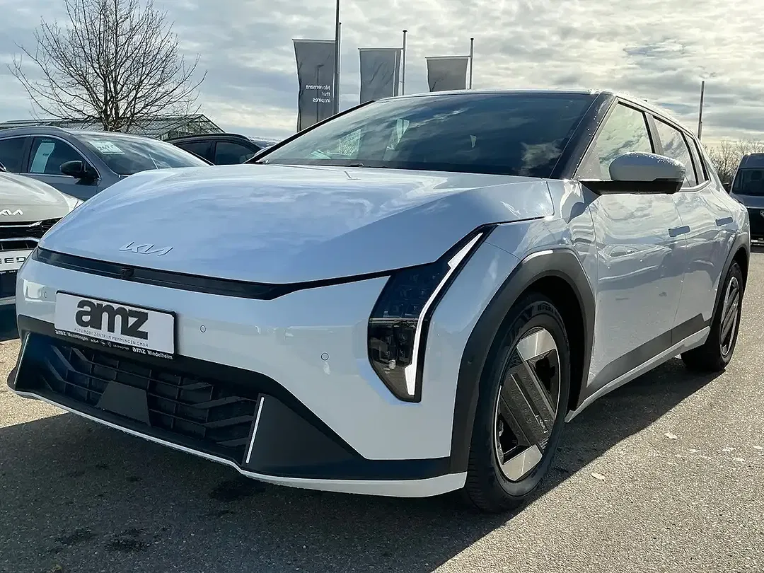 Kia EV4 - Thumbnail 4