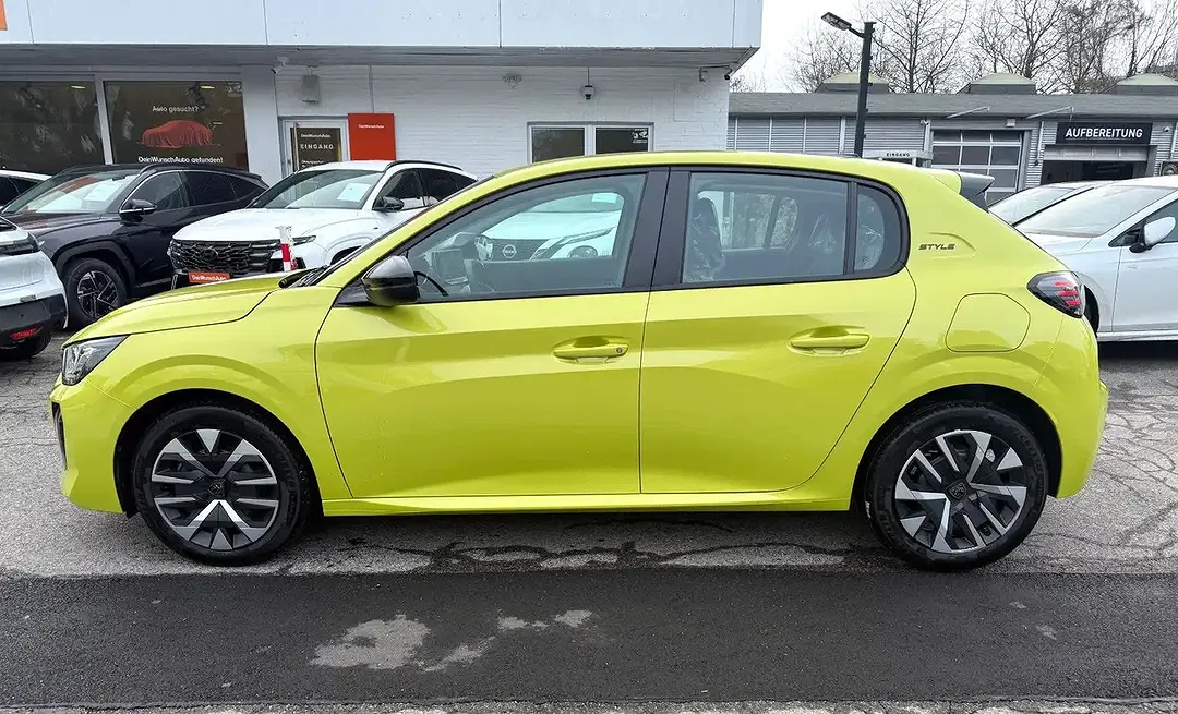 Peugeot 208 - Thumbnail 5