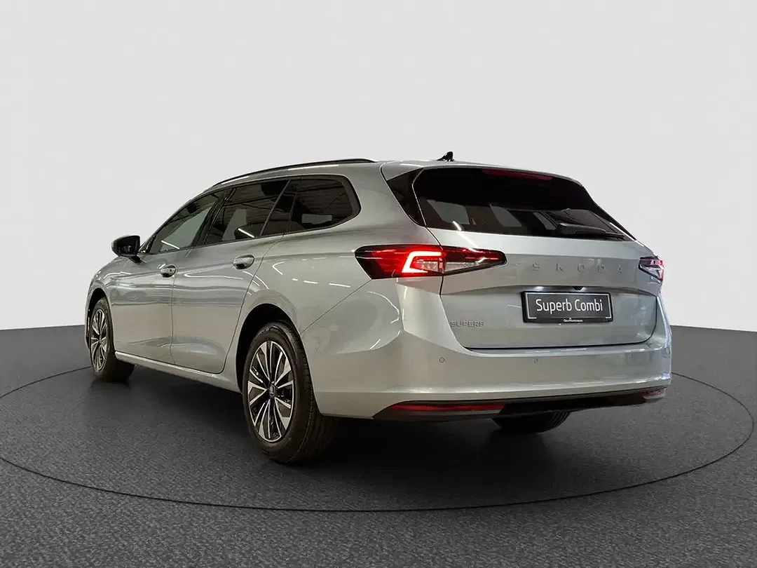 Skoda Superb - Thumbnail 3