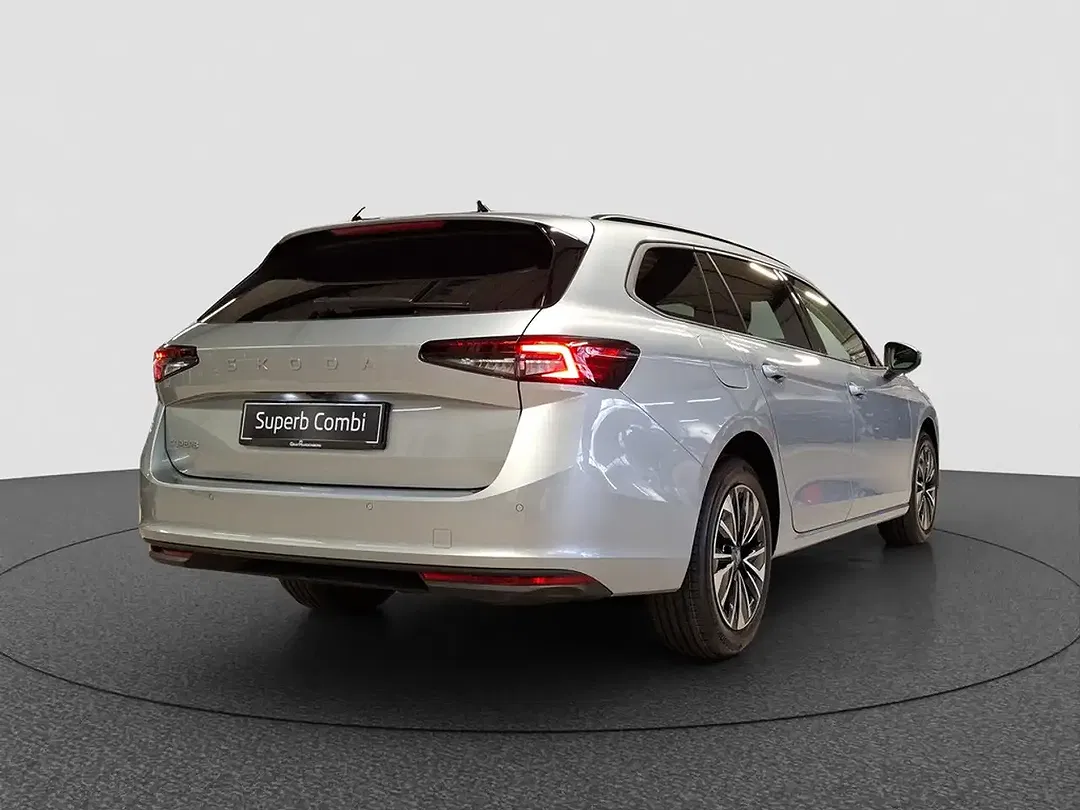 Skoda Superb - Thumbnail 5