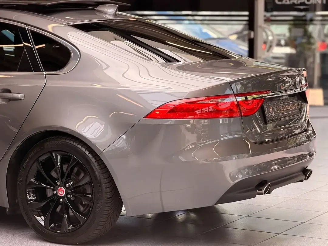 Jaguar XF - Thumbnail 10