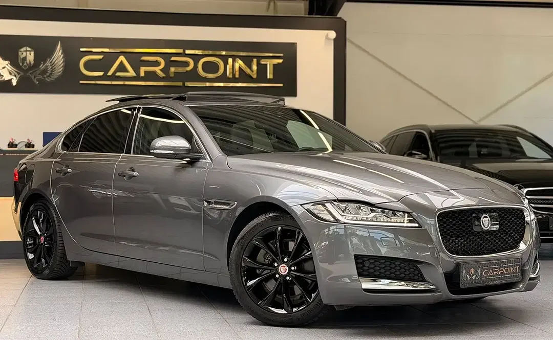Jaguar XF - Thumbnail 2