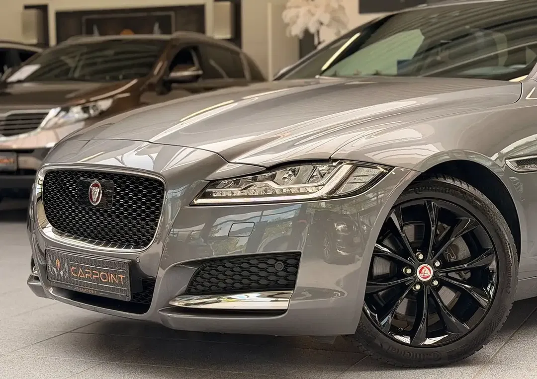 Jaguar XF - Thumbnail 7
