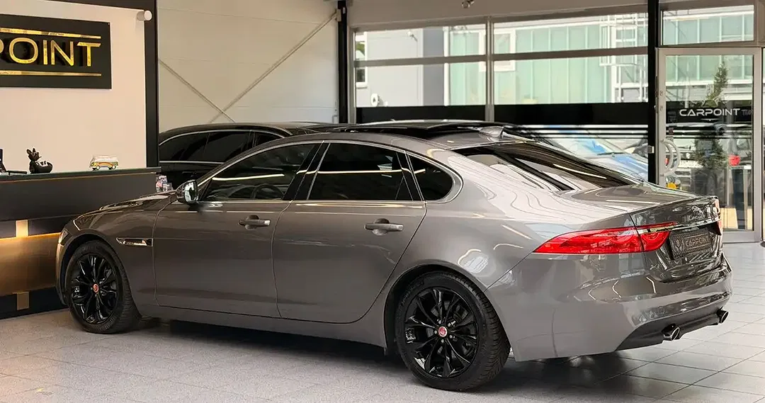 Jaguar XF - Thumbnail 9