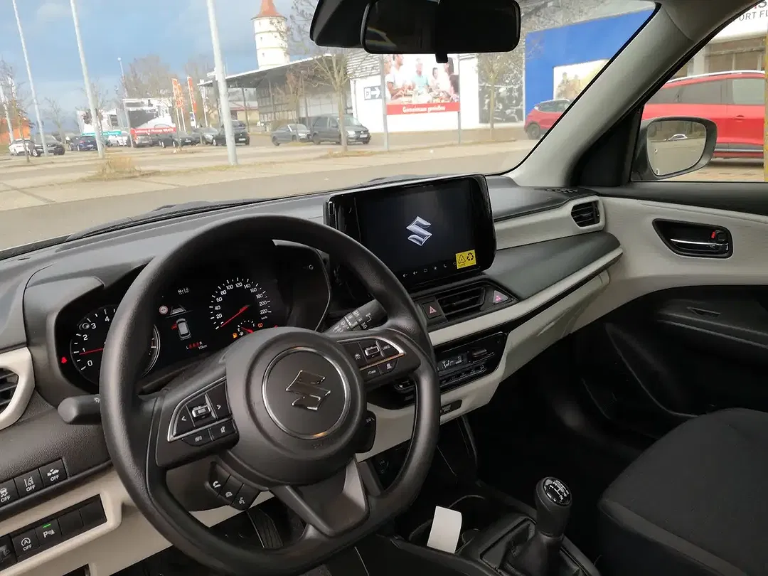 Suzuki Swift - Thumbnail 9