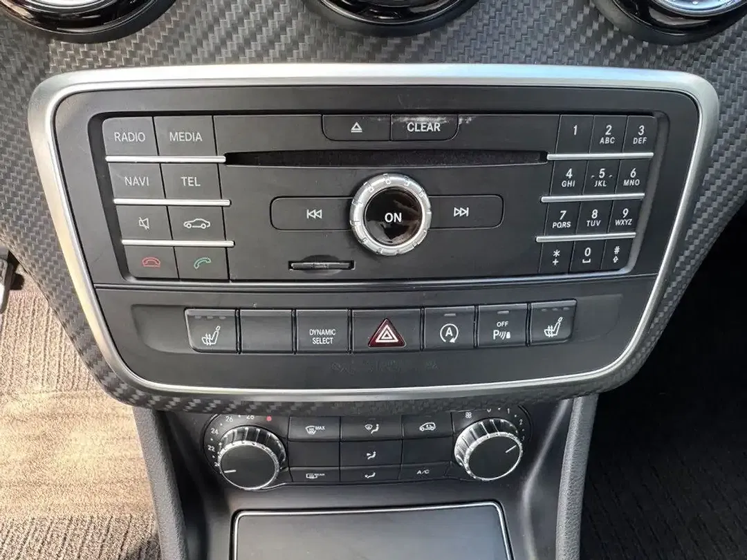 Mercedes-Benz GLA 200 - Thumbnail 11