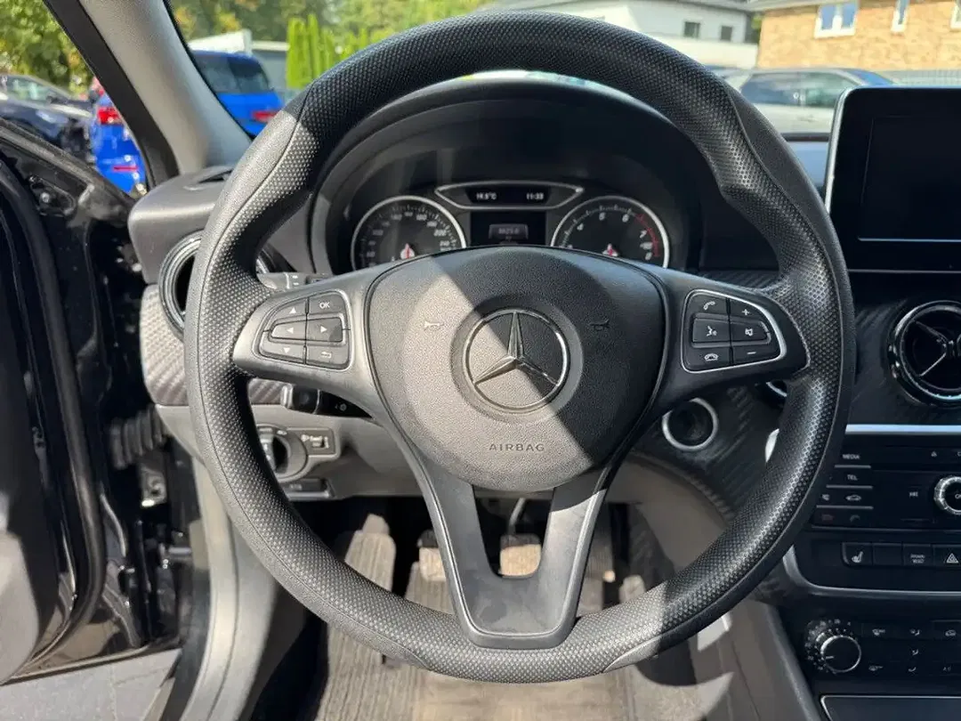 Mercedes-Benz GLA 200 - Thumbnail 8
