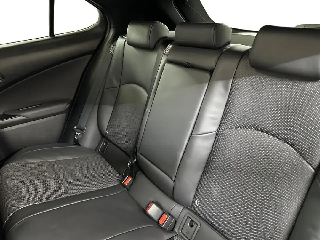 Lexus UX 300h - Thumbnail 10