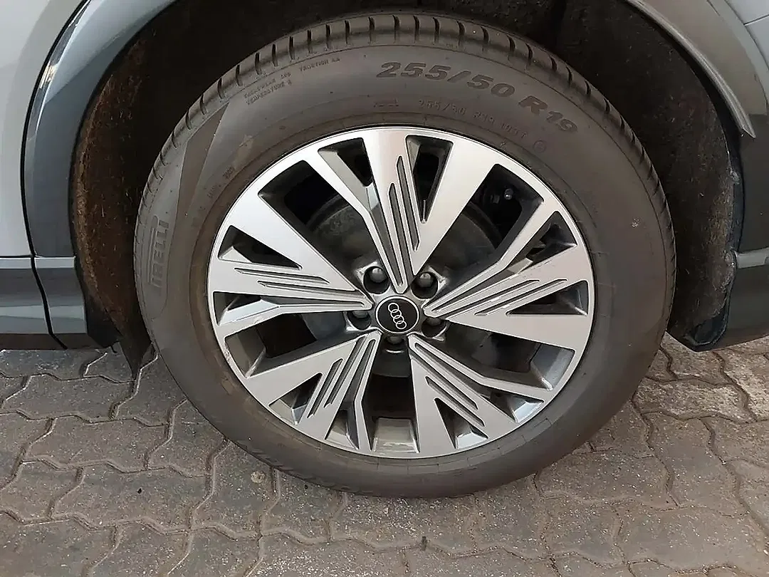 Audi Q4 e-tron - Thumbnail 6