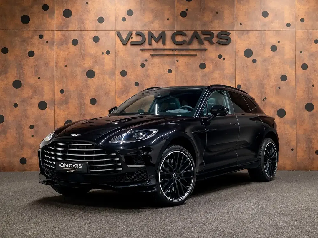 Aston Martin DBX 707