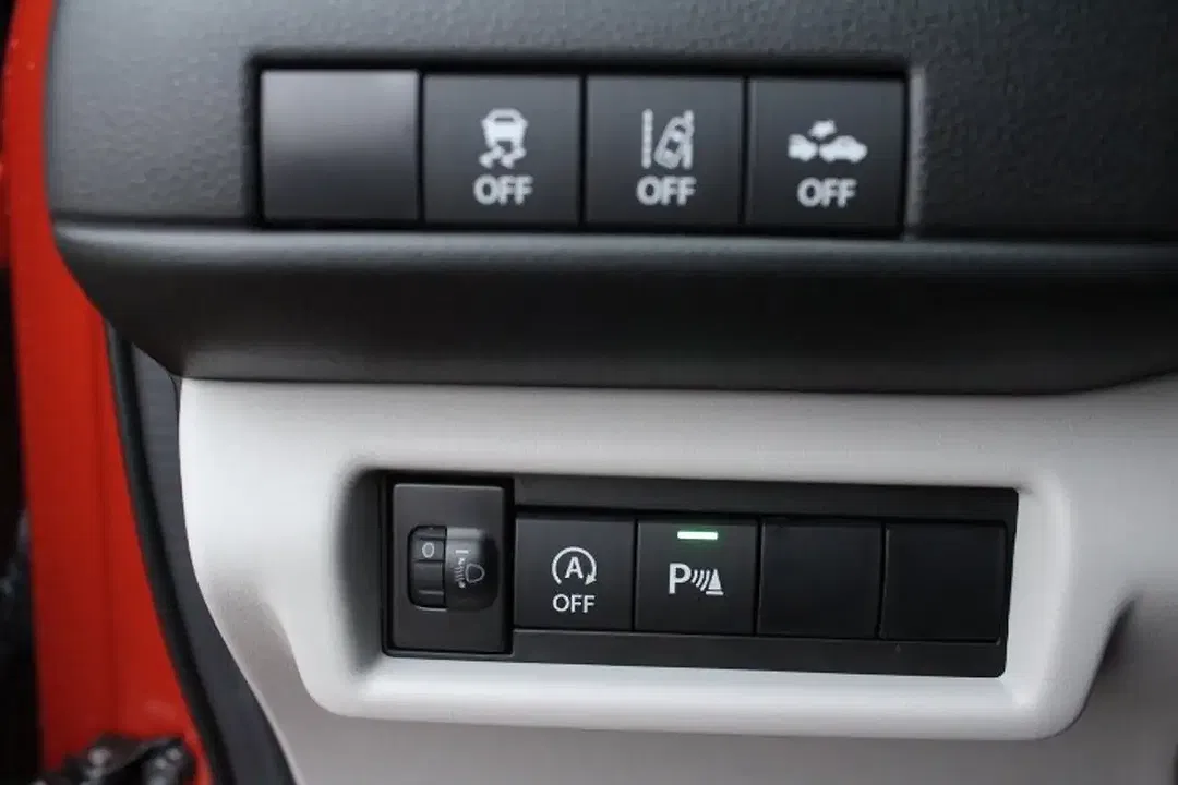 Suzuki Swift - Thumbnail 13