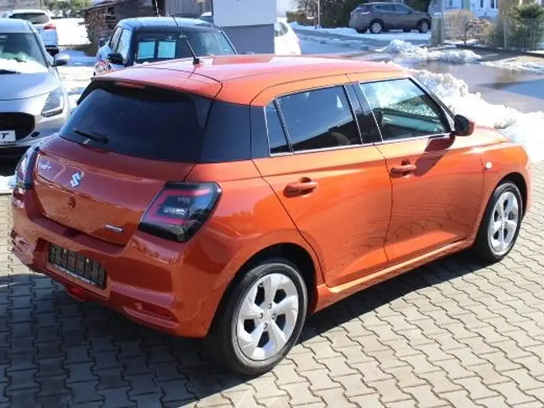 Suzuki Swift - Thumbnail 3