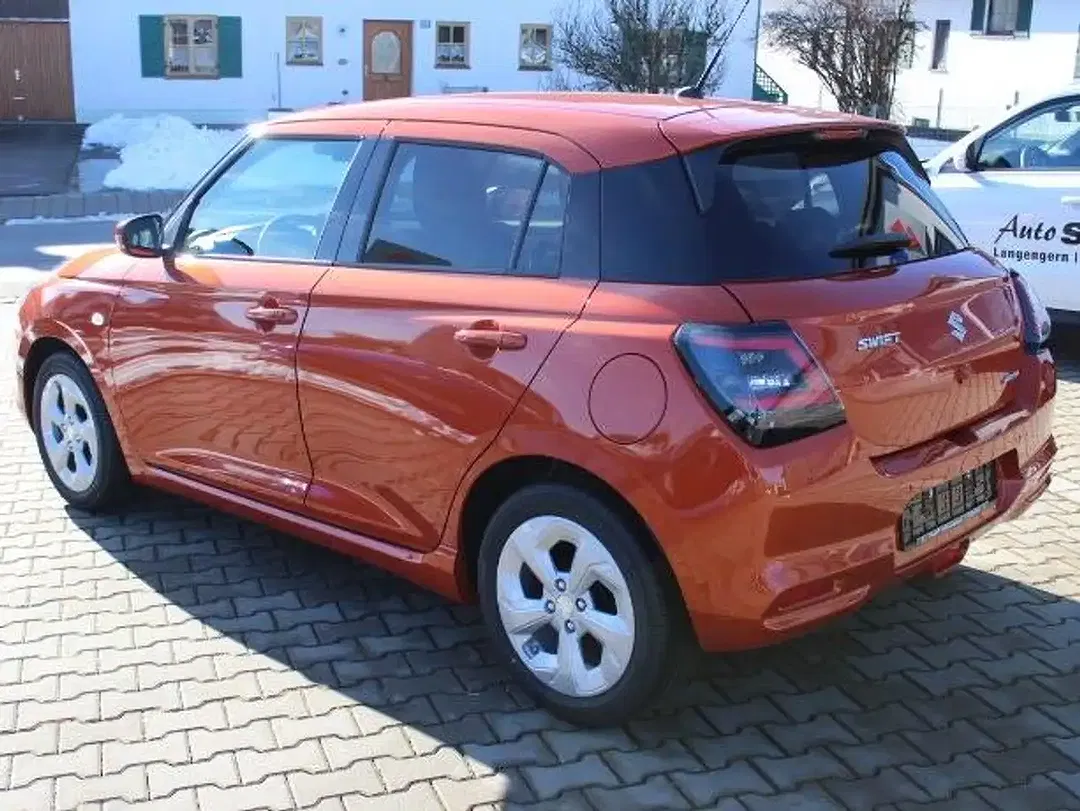 Suzuki Swift - Thumbnail 4