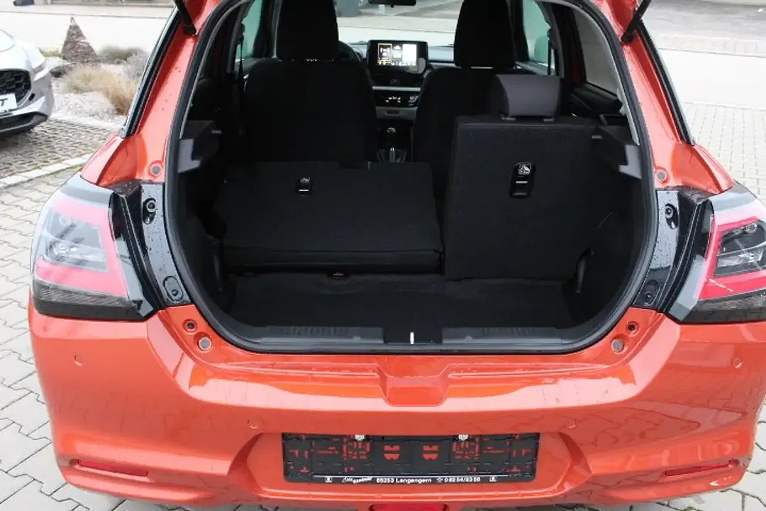 Suzuki Swift - Thumbnail 8